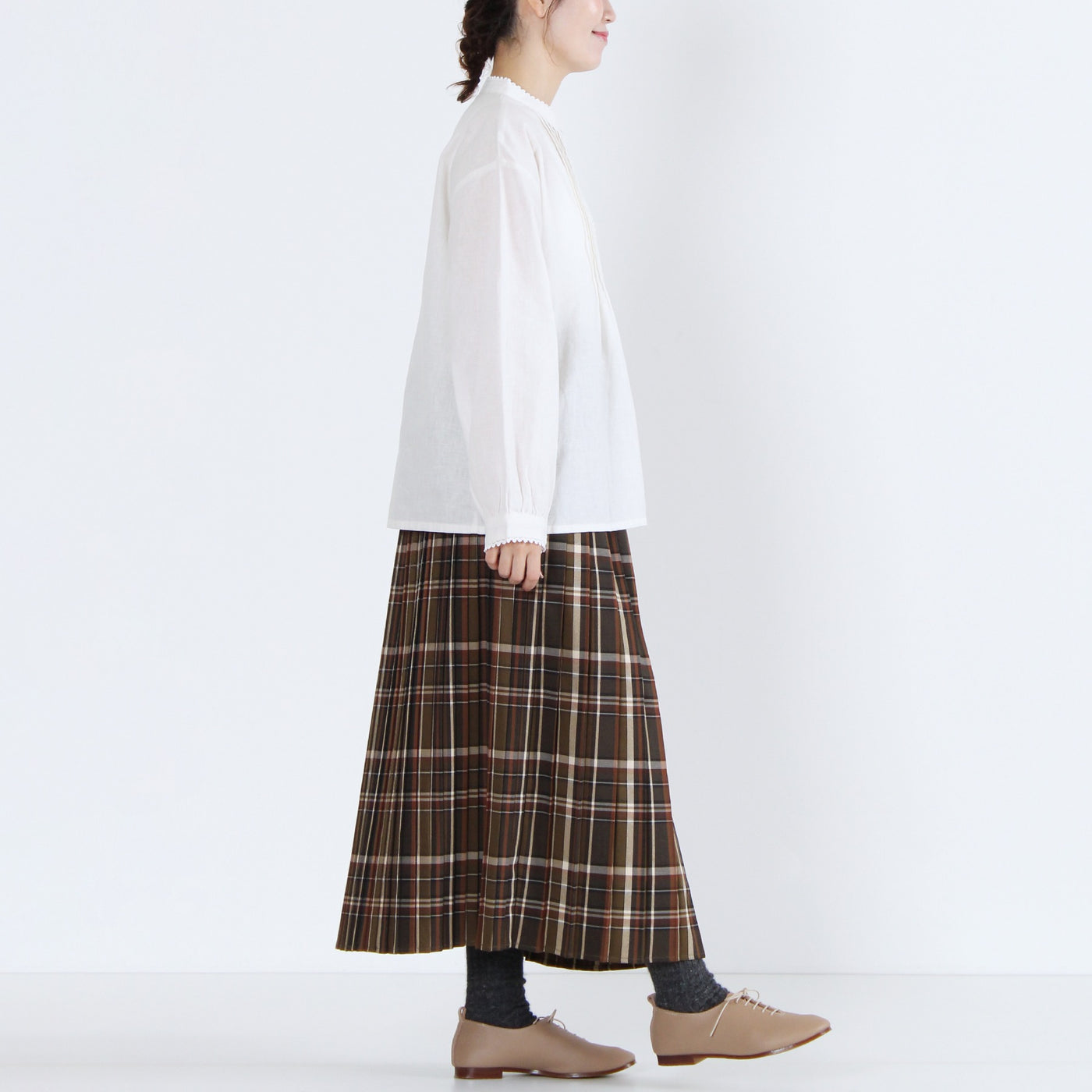 綿麻混 ピコレースピンタックブラウス 平織り生地使用