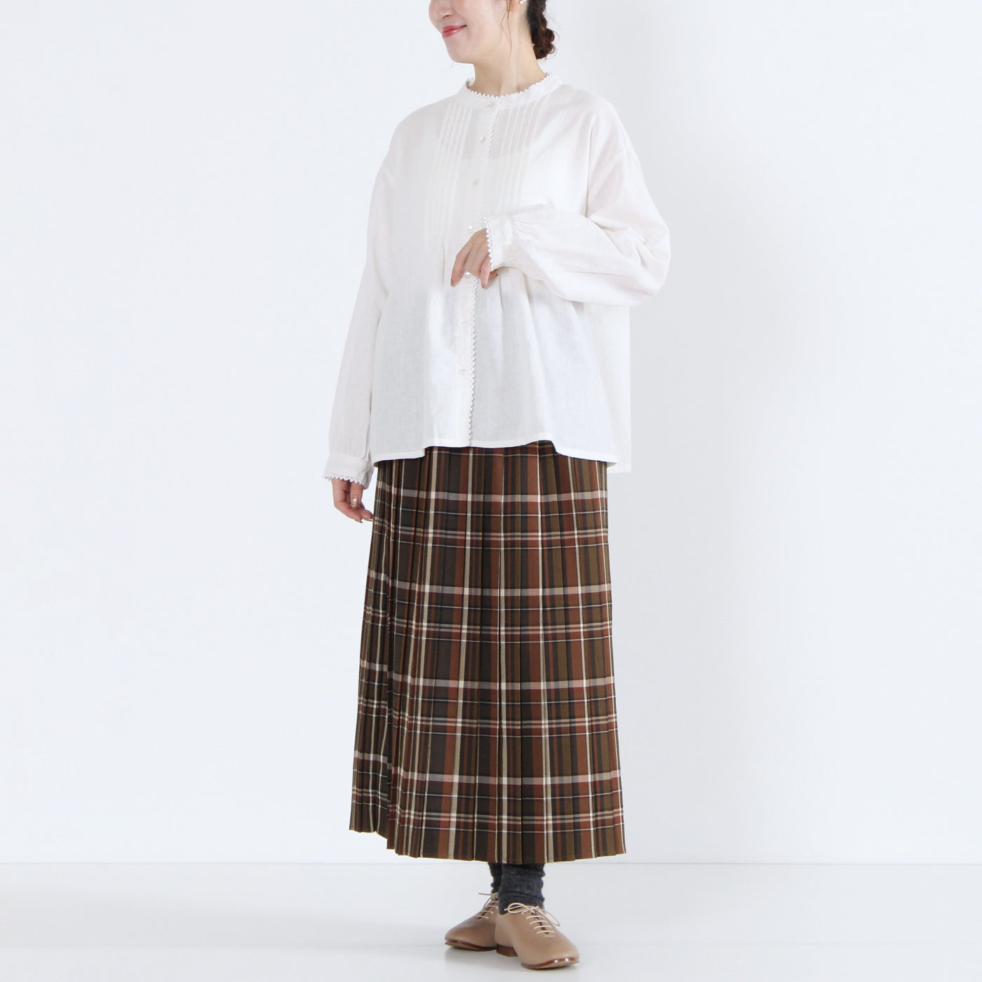 綿麻混 ピコレースピンタックブラウス 平織り生地使用