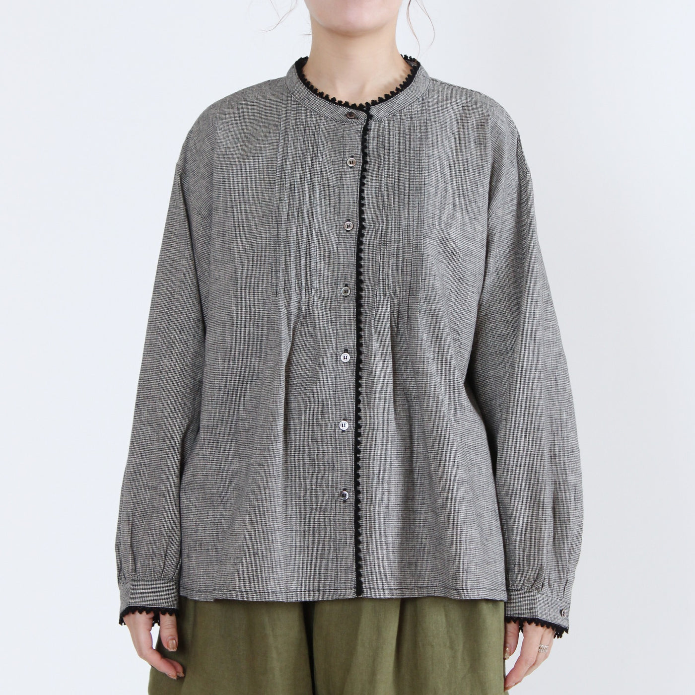 綿麻混 ピコレースピンタックブラウス 平織り生地使用