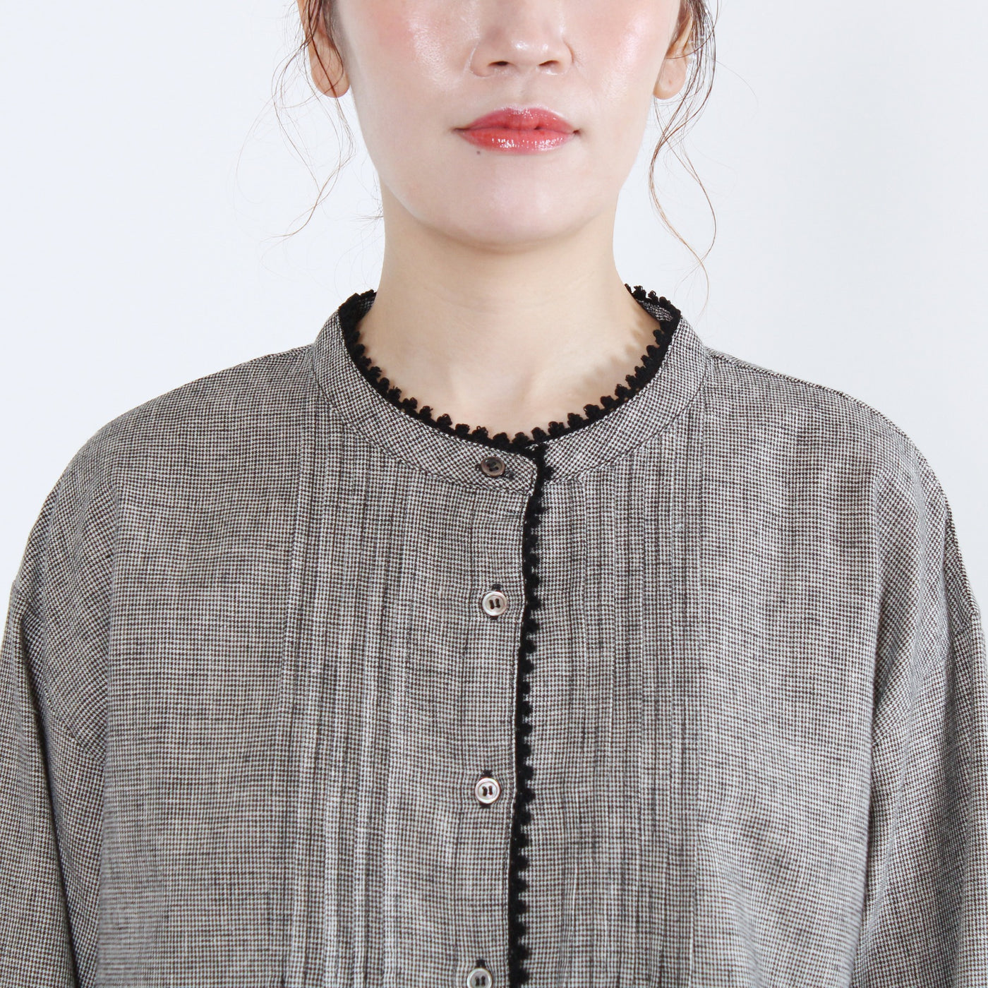 綿麻混 ピコレースピンタックブラウス 平織り生地使用