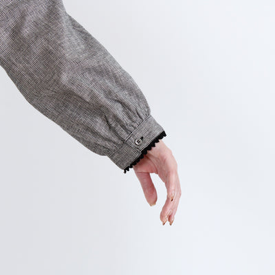 綿麻混 ピコレースピンタックブラウス 平織り生地使用