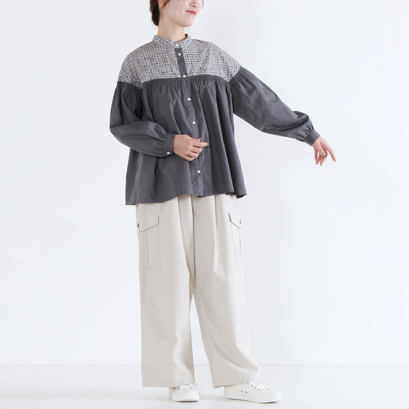 日本製 綿100% LIBERTY ゴムシャーリング切り替えブラウス コットンタナローン使用