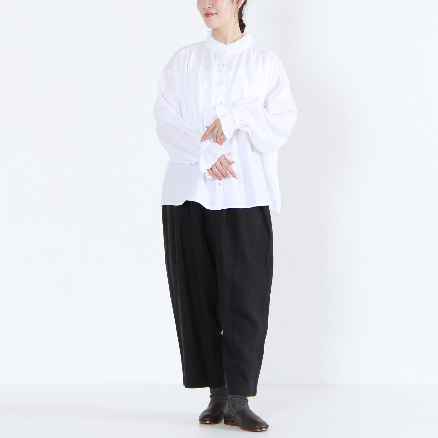 麻100% フリルカラーブラウス 強撚リネン使用