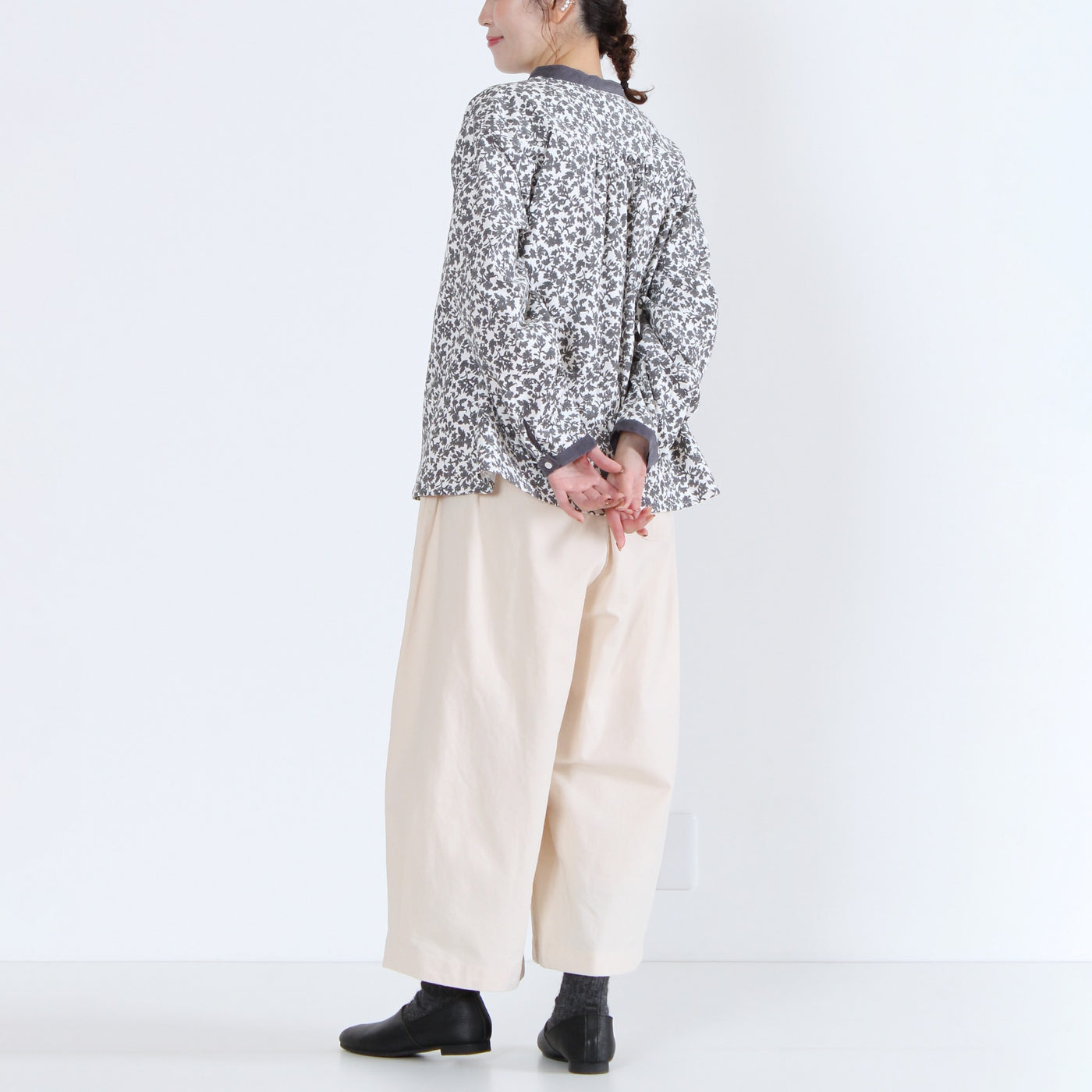 日本製 綿100% バンドカラーブラウス 細畝コーデュロイ使用