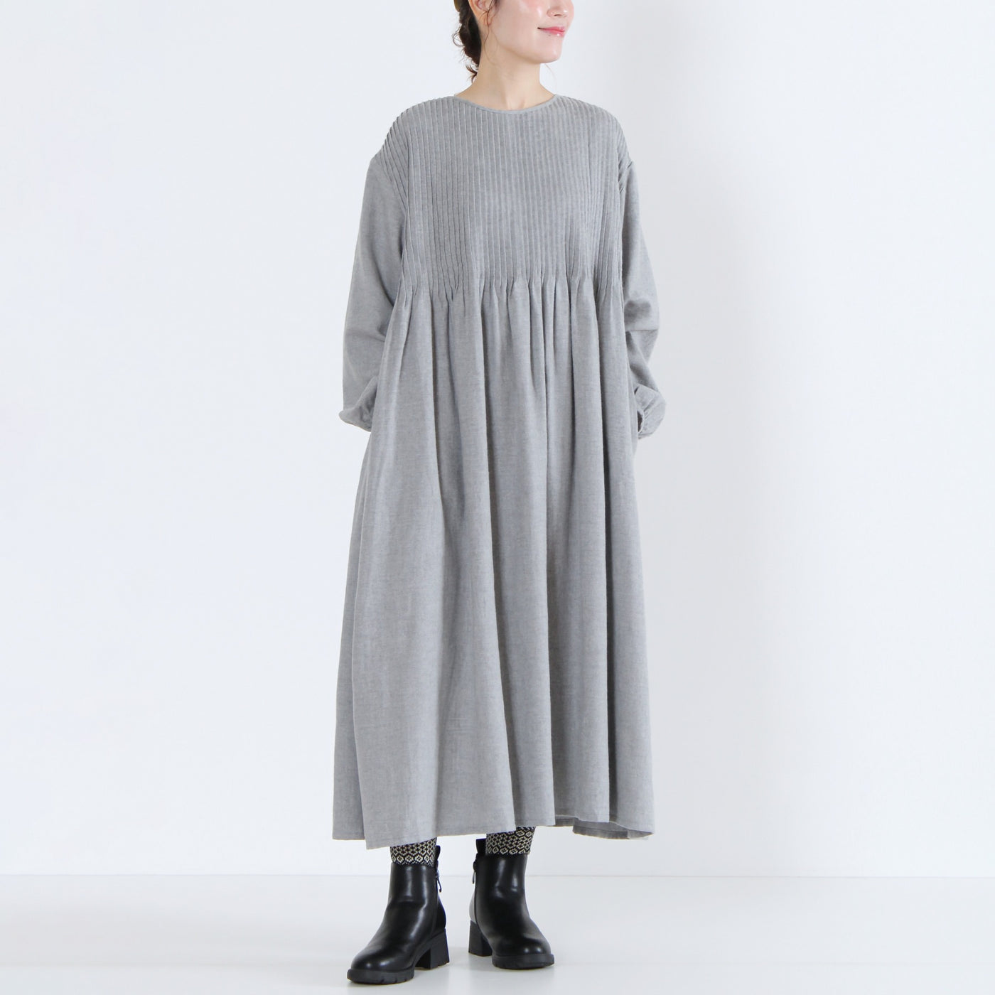 綿100% ピンタックワンピース コットンビエラ起毛使用