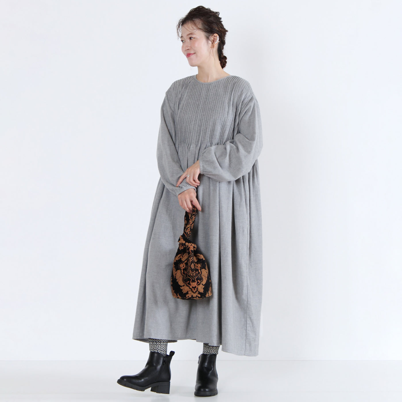 綿100% ピンタックワンピース コットンビエラ起毛使用