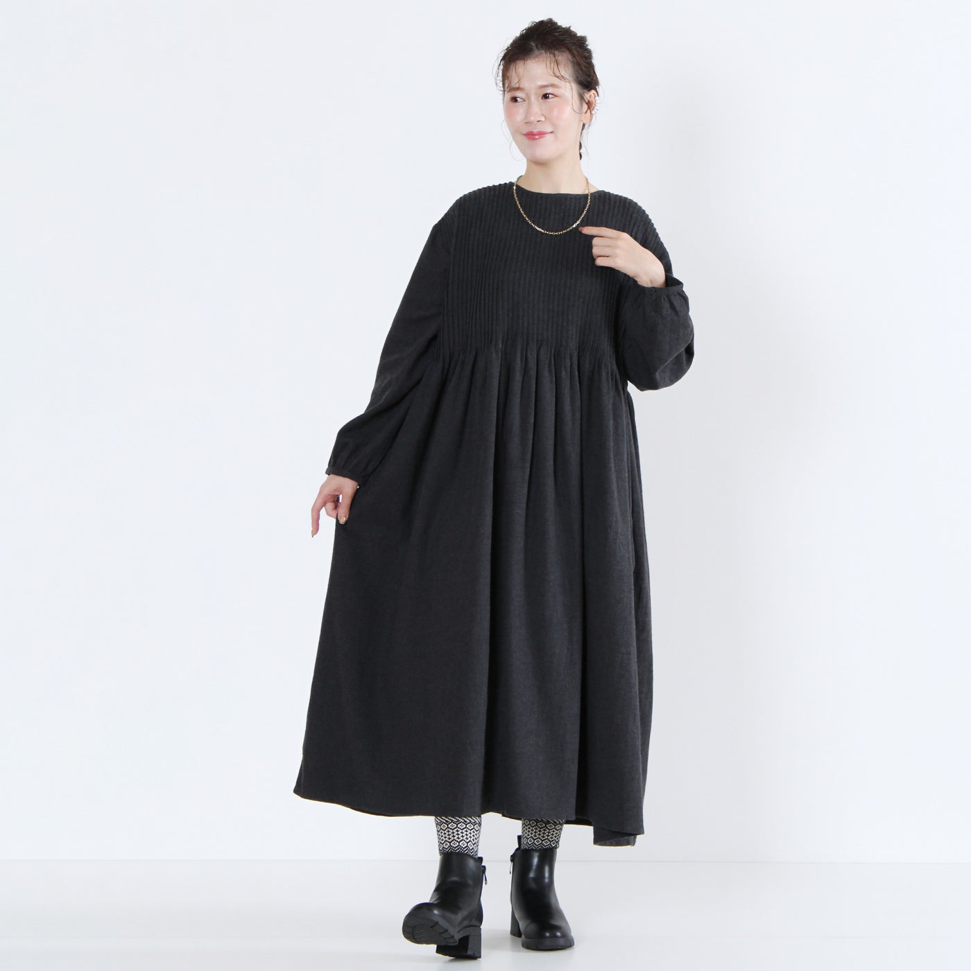 綿100% ピンタックワンピース コットンビエラ起毛使用