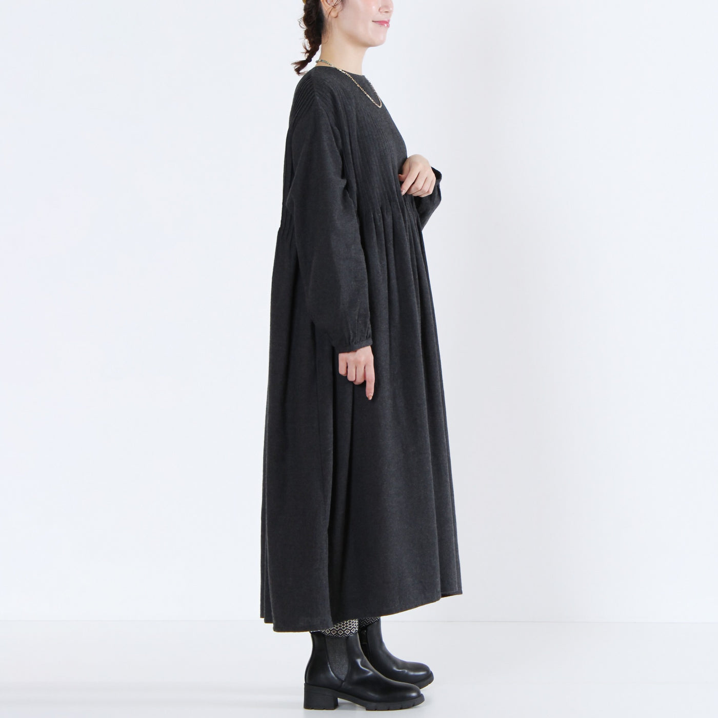 綿100% ピンタックワンピース コットンビエラ起毛使用