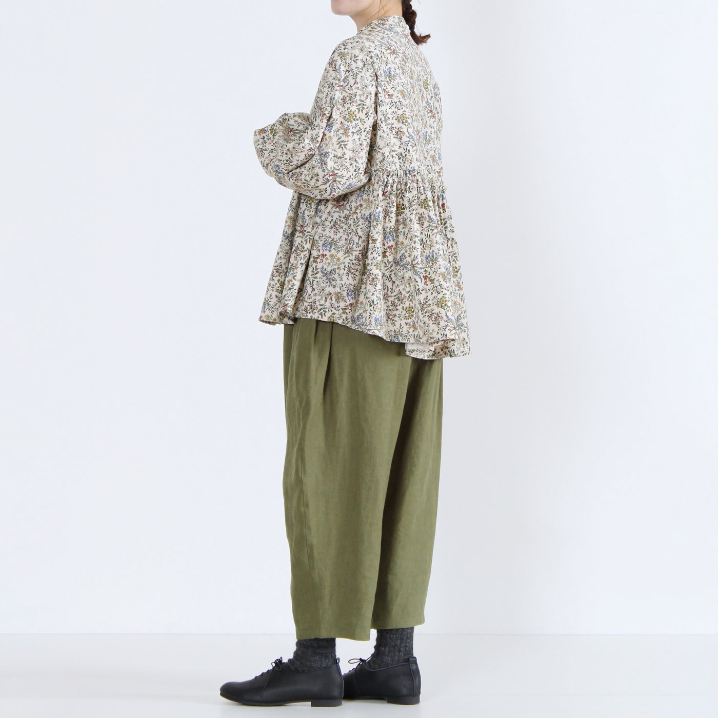 綿100% ウエストギャザー シャーリング袖ブラウス 21ウェルコーデュロイ使用