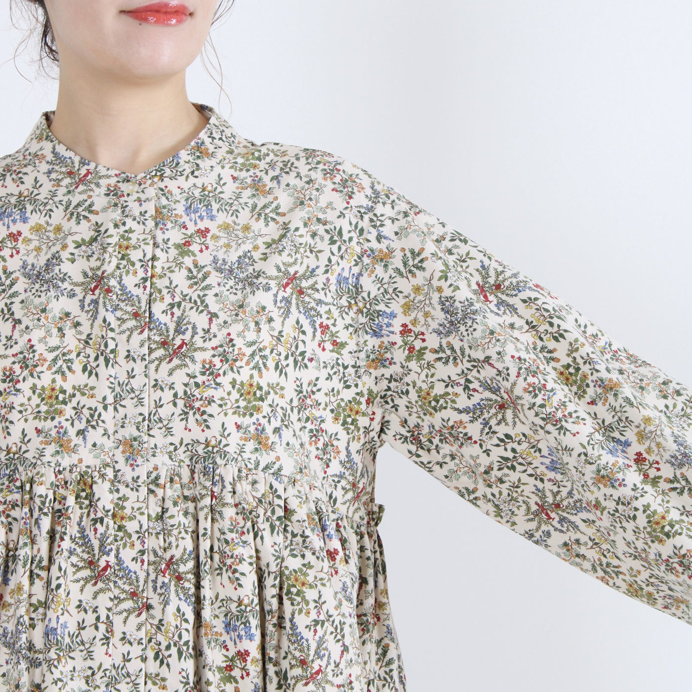 綿100% ウエストギャザー シャーリング袖ブラウス 21ウェルコーデュロイ使用